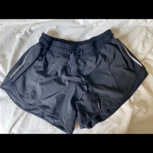 Lululemon Hotty Hot Shorts 4’’